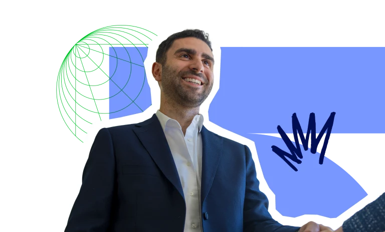 Jérémy SOUED serrant la main à son nouveau client au sein du cabinet ECAI