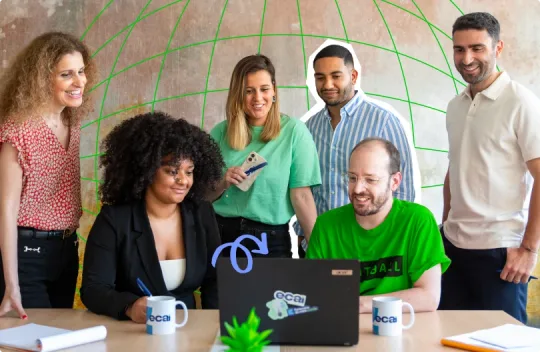 cinq experts-comptables qui discutent de la meilleure approche éthique à avoir