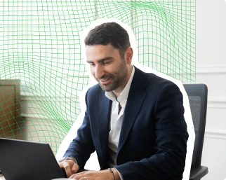 Jérémy SOUED établissant un audit légal pour un client du cabinet ECAI