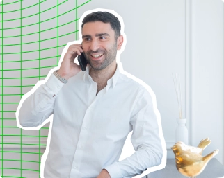 Jérémy SOUED au téléphone avec un client qui demandait de l'aide pour un contrôle de gestion